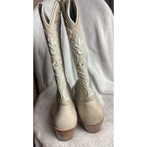 Shyanne Denisse Leather Western Boot Embroidery Snip Toe Cream 10B NWOB *READ* - Picture 9 of 11